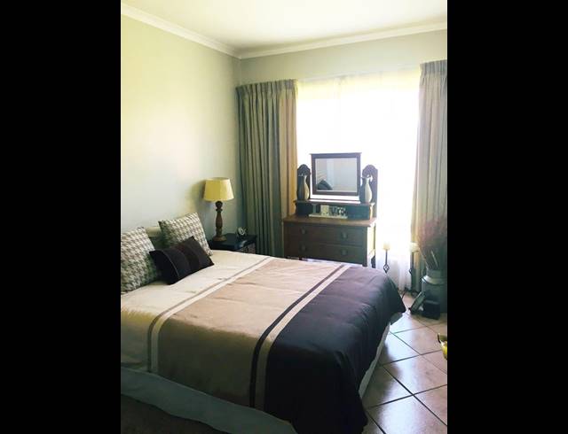 2 BEDROOM SIMPLEX TO LET IN BOARDWALK